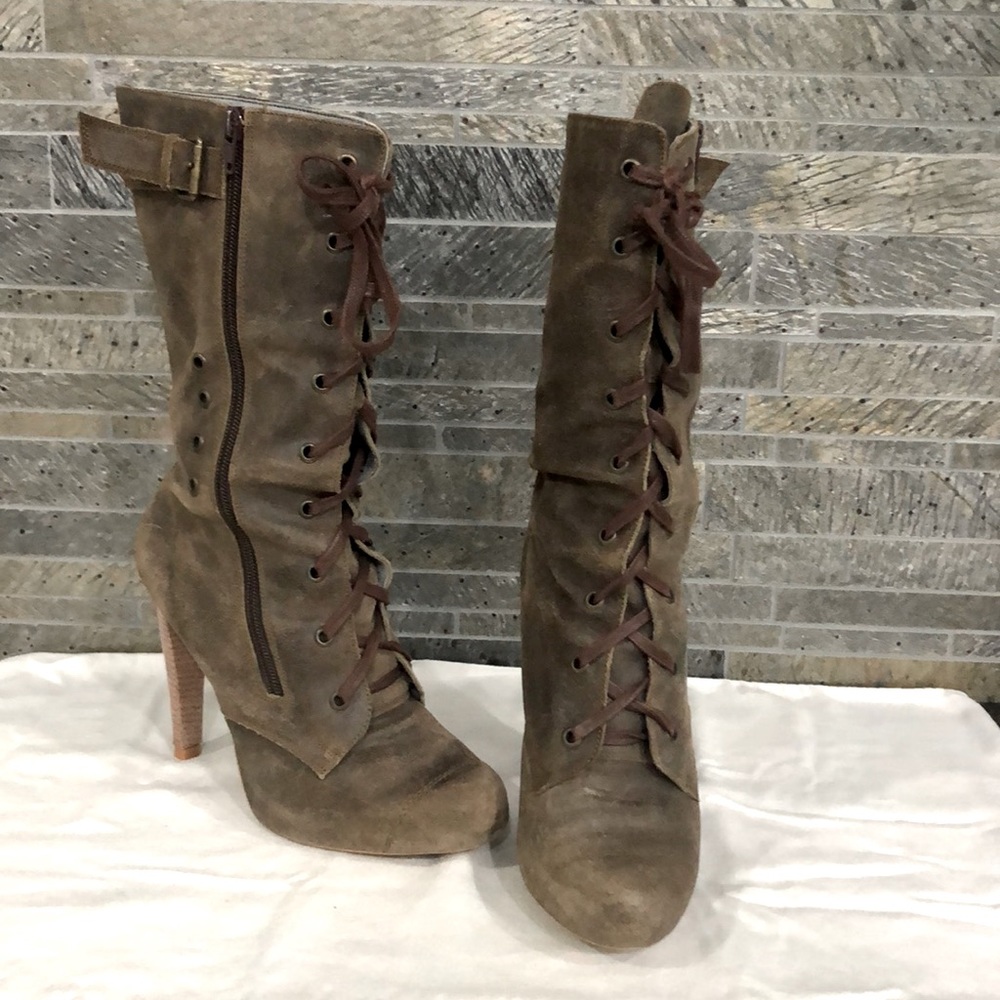 Velika Boots